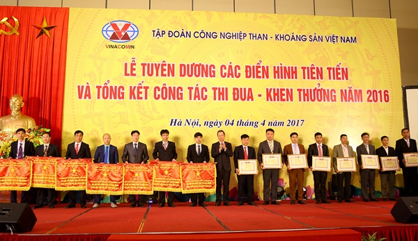 Các điển hình tiên tiến năm 2016 được TKV tuyên dương