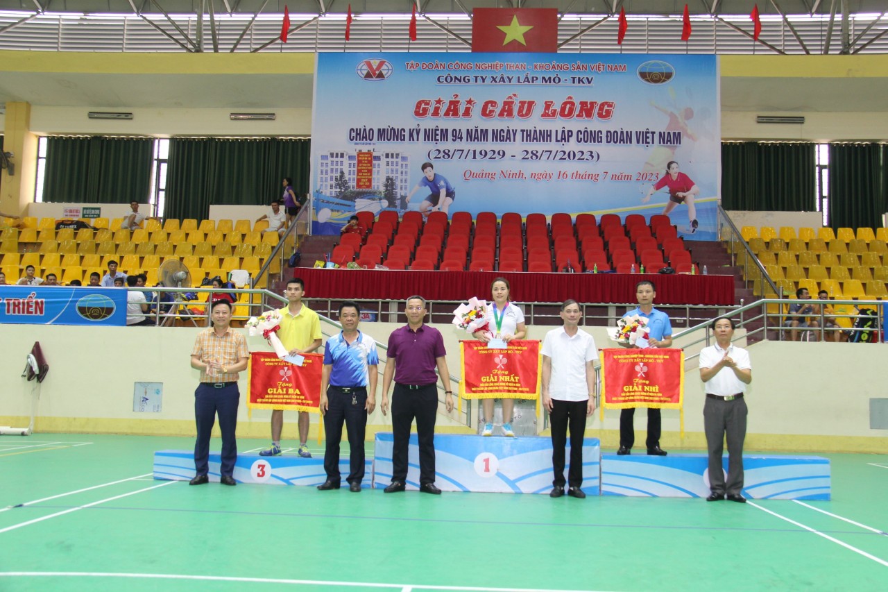 CÔNG TY CP MỎ VÀ XUẤT NHẬP KHẨU KHOÁNG SẢN MIỀN TRUNG TỔ CHỨC THÀNH CÔNG GIẢI THỂ THAO TRUYỀN THỐNG NĂM 2023